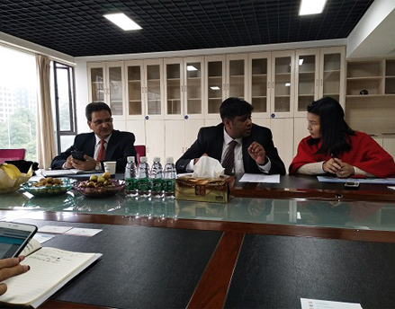 国外客户访问我们的公司